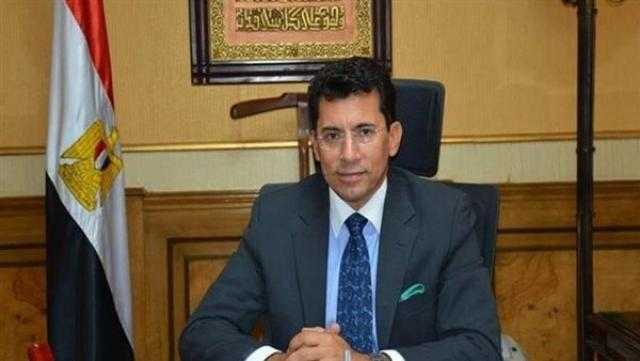 وزير الرياضة يهنئ المنتخب الوطني ويحفزهم للفوز بلقب بطولة كأس العرب