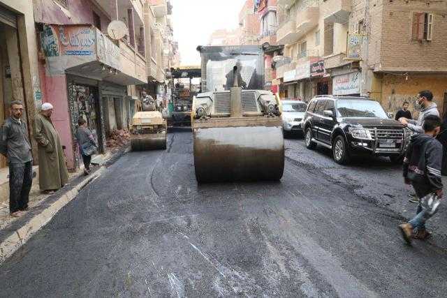 ”أبو ليمون” يتابع أعمال الرصف في شوارع أشمون بالمنوفية