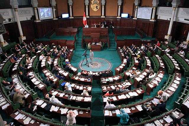 الرئيس التونسي: استمرار تجميد البرلمان حتى تنظيم انتخابات جديدة في ديسمبر المقبل