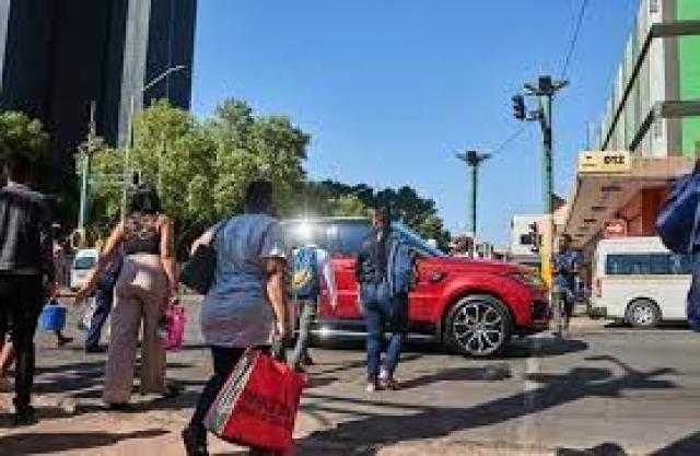 جنوب إفريقيا تقرر عدم تشديد القيود المفروضة لاحتواء فيروس كورونا خلال فترة الأعياد