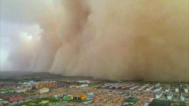 عاصفة رميلة قوية في ولاية كانساس الأمريكية