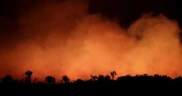 ليلة رأس السنة.. احتراق أكثر من 800 سيارة بأعمال شغب فى فرنسا