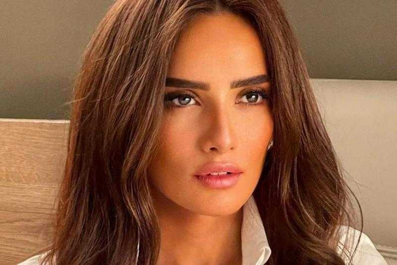 زينة: أسرتي رفضت دخولي التمثيل وكنت أنانية جدا قبل وفاة والدي