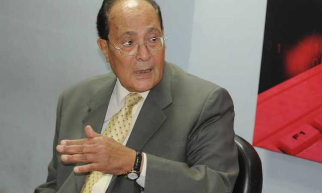 محمود أبوزيد وزير الرى الأسبق