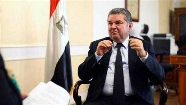 وزير قطاع الأعمال: مصر تنتج نوعين من الأسمدة النيتروجينية
