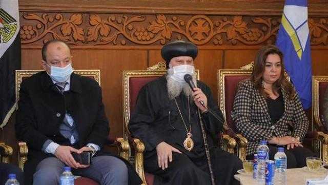 محافظ دمياط تزور كنيسة «العذراء مريم» وتقدم التهنئة بعيد الميلاد المجيد