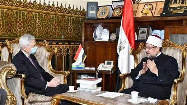 وزير الأوقاف لـ سفير فرنسا: «نرفع راية الإنسانية.. وننشر الفكر الوسطي»
