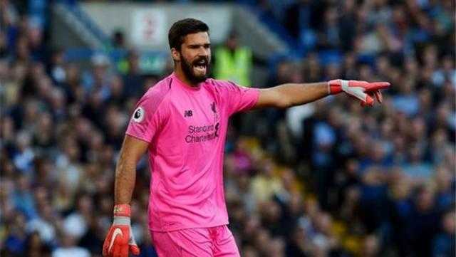 ليفربول يعلن إصابة ثلاثي الفريق بكورونا