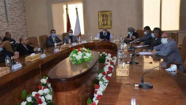 تفاصيل زيارة وفد معهد البحوث الفلكية والجيوفيزيقية إلى الوادي الجديد