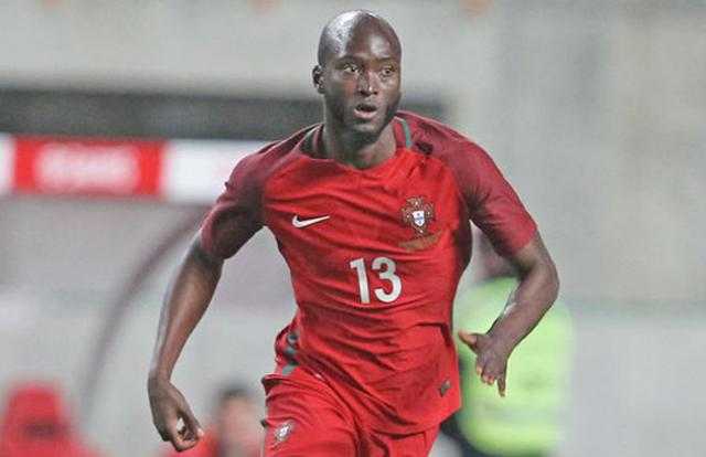 سان جيرمان يعلن إصابة لاعبه البرتغالي بيريرا بكورونا