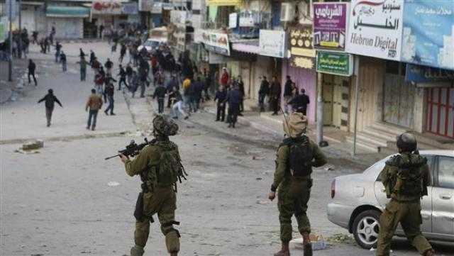 اندلاع مواجهات بين فلسطينيين وقوات الاحتلال الإسرائيلي في الخليل
