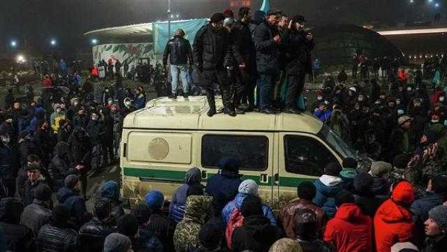 الاتحاد الأوروبي يحذر من تدهور الأوضاع في كازاخستان