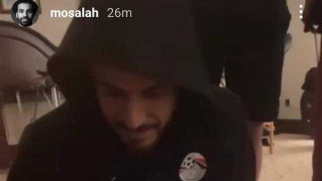 لتخفيف حدة الأجواء.. محمد صلاح يتحدى الونش بـ«الطاولة» في معسكر المنتخب