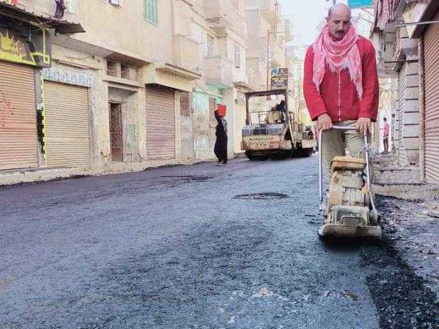 رؤساء المدن بكفر الشيخ يواصلون استكمال أعمال الرصف ورفع كفاءة الطرق