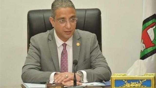 الفيوم يبحث أفضل السبل للتوسع في المشروعات الصناعية والاستثمارية