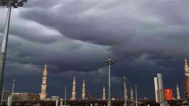 ظاهرة نادرة.. سحب «الماماتوس» تغطي سماء المسجد النبوي