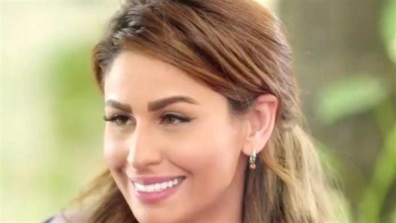 مي سليم تخطف الأنظار بإطلالة صيفية أنيقة