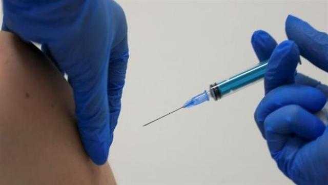 فايزر وبيونتك تبدآن التجارب السريرية للقاح جديد يستهدف متحور أوميكرون