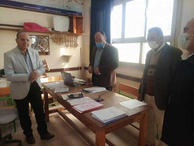 بالصور.. محافظ كفر الشيخ يتابع امتحانات الصف الأول الثانوى