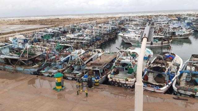 توقف حركة الصيد في ميناء البرلس لسوء الأحوال الجوية