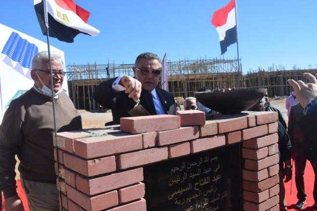 محافظ البحر الأحمر يضع حجر أساس 15 عمارة إسكان متميز بجوار سوق الدهار الجديد.. صور