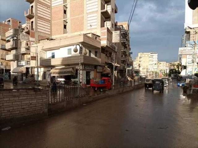 حملات لرفع مياه الأمطار والمخلفات وإزالة بمدن وقرى كفر الشيخ