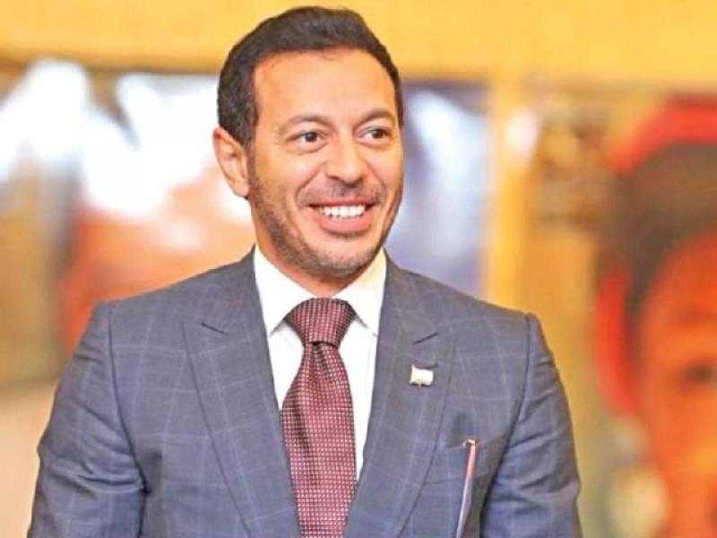 بابتسامة مشرقة.. مصطفى شعبان يستمتع بآخر أيام الصيف