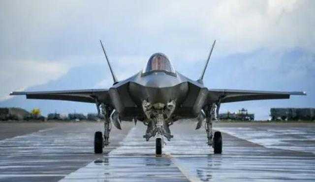 كيف تحطمت طائرة أمريكية F-35 C في بحر الصين الجنوبي؟
