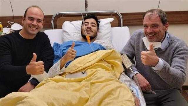 طبيب الأهلي يطمئن الجمهور على حالة أكرم توفيق بعد نجاح «الرباط الصليبي»