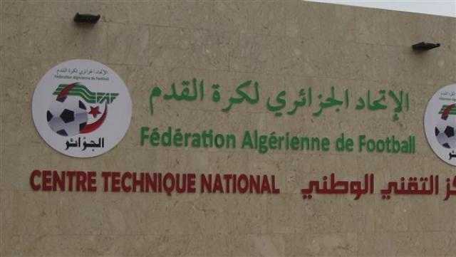 اختيار 3 حكام جزائريين لإدارة مباريات كأس العالم المقبلة بقطر