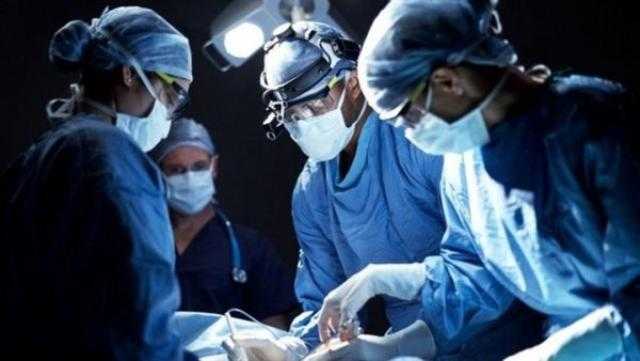 تفاصيل نجاح فريق طبي مصري في إعادة يد شاب تعرضت للبتر
