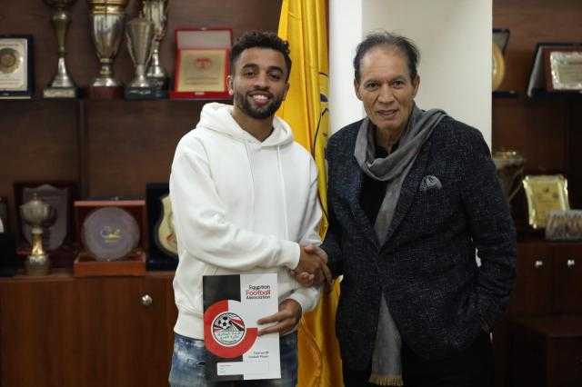 الإسماعيلي يتعاقد مع الجزائري محمد بن خماسة لاعب مالاجا الإسباني السابق