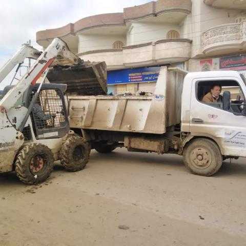 استمرار أعمال تطهير خطوط خفض المنسوب وبيارات الصرف ورفع كفاءة النظافة بكفرالشيخ