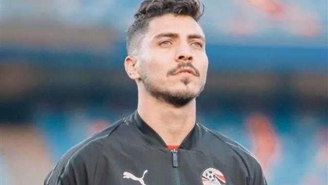 والد محمد شريف: ”نجلي مش زعلان من خروجه في مباراة الكاميرون وجاهز للسنغال”