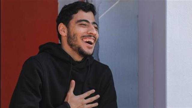 أكرم توفيق ينشر صورة له من الدوحة: هي بخير الحمد لله