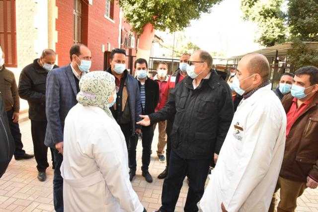 محافظ أسيوط يتفقد مستشفى الصدر للاطمئنان على المرضى