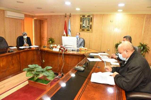 محافظ أسيوط يتابع ملف التعديات على الأراضي الزراعية وتفعيل منظومة المتغيرات المكانية