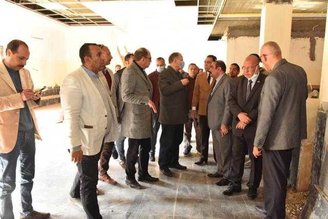 محافظ أسيوط يتفقد إنشاء مجمع خدمات المواطنين والزراعة بصنبو