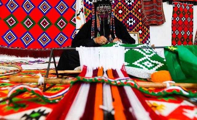 فعاليات شعبية متنوعة تحاكي تاريخ وتقاليد المجتمع السعودي بمناسبة يوم التأسيس