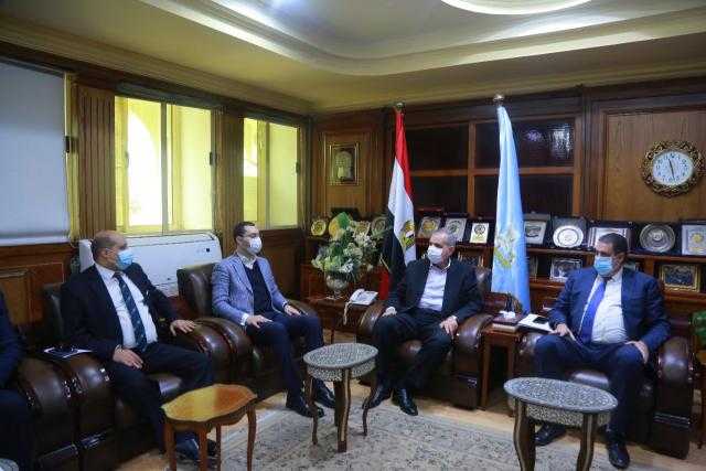 محافظ كفر الشيخ ورئيس مجلس إدارة هيئة الأوقاف المصرية يناقشان استغلال أراضي الدولة