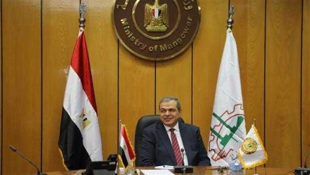 القوى العاملة: تحرير 54 محضراً لمنشآت خالفت القانون بالبحر الأحمر