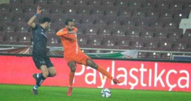 كهربا على مقاعد بدلاء هاتاى سبور ضد غازى عنتاب فى الدوري التركي
