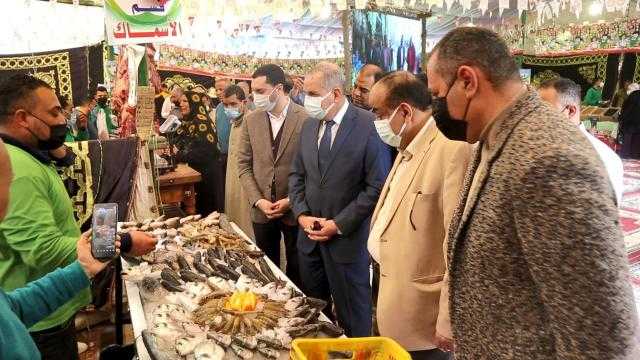 محافظ كفر الشيخ ونائبه يفتتحان معرض ”محاربة الغلاء” للسلع الغذائية بأسعار مخفضة استعداداً لشهر رمضان المبارك
