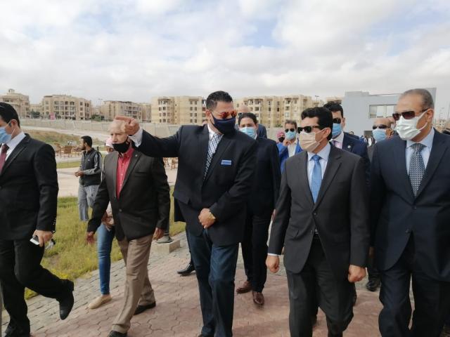 وزير الشباب ورئيس النادي السابق يفتتحان منشأت أرض الامتداد