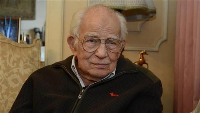 رشوان توفيق يكشف حالته الصحية بعد إصابته بشرخ في قدمه