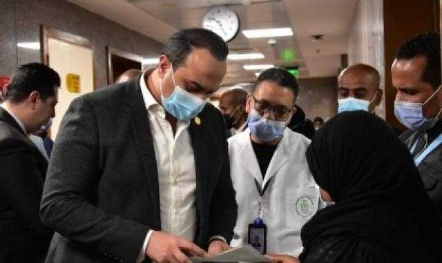 صرف مكافآت للعاملين المتميزين بمستشفيين في الأقصر