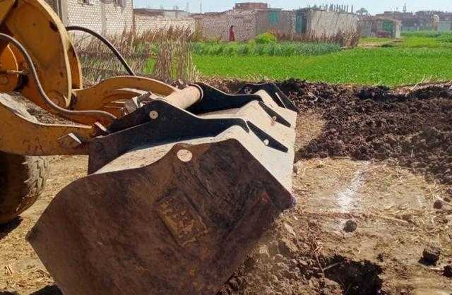 تنفيذ 34 قرار إزالة لتعديات على بحر داير البلد في”ترسا” بالفيوم