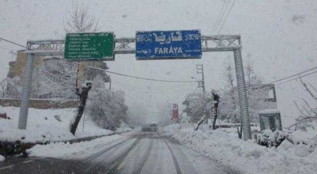 لبنان: جهود مكثفة لإنقاذ المحاصرين وفتح الطرق المغلقة بالثلوج