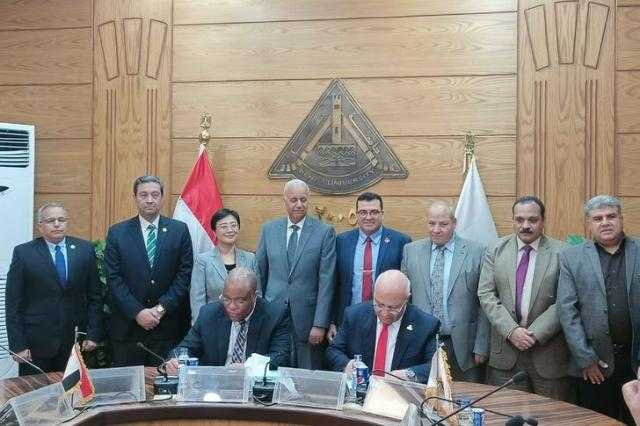 جامعة بنها توقع اتفاقية تعاون مع جامعة لويفيل الأمريكية