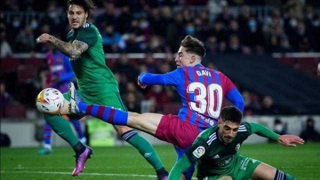 برشلونة يضرب أوساسونا برباعية نظيفة.. وريال سوسيداد يفوز على ديبورتيفو ألافيس